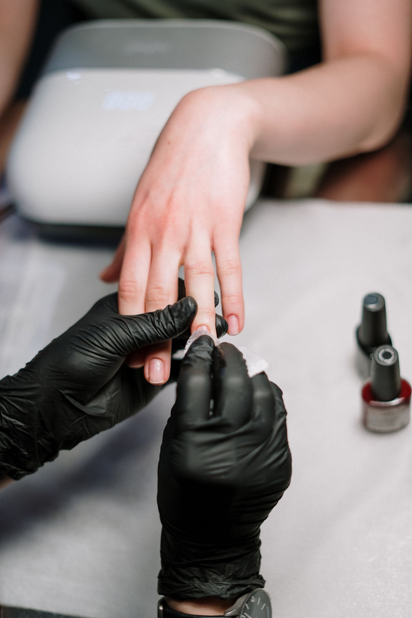Soin des ongles en institut de beauté